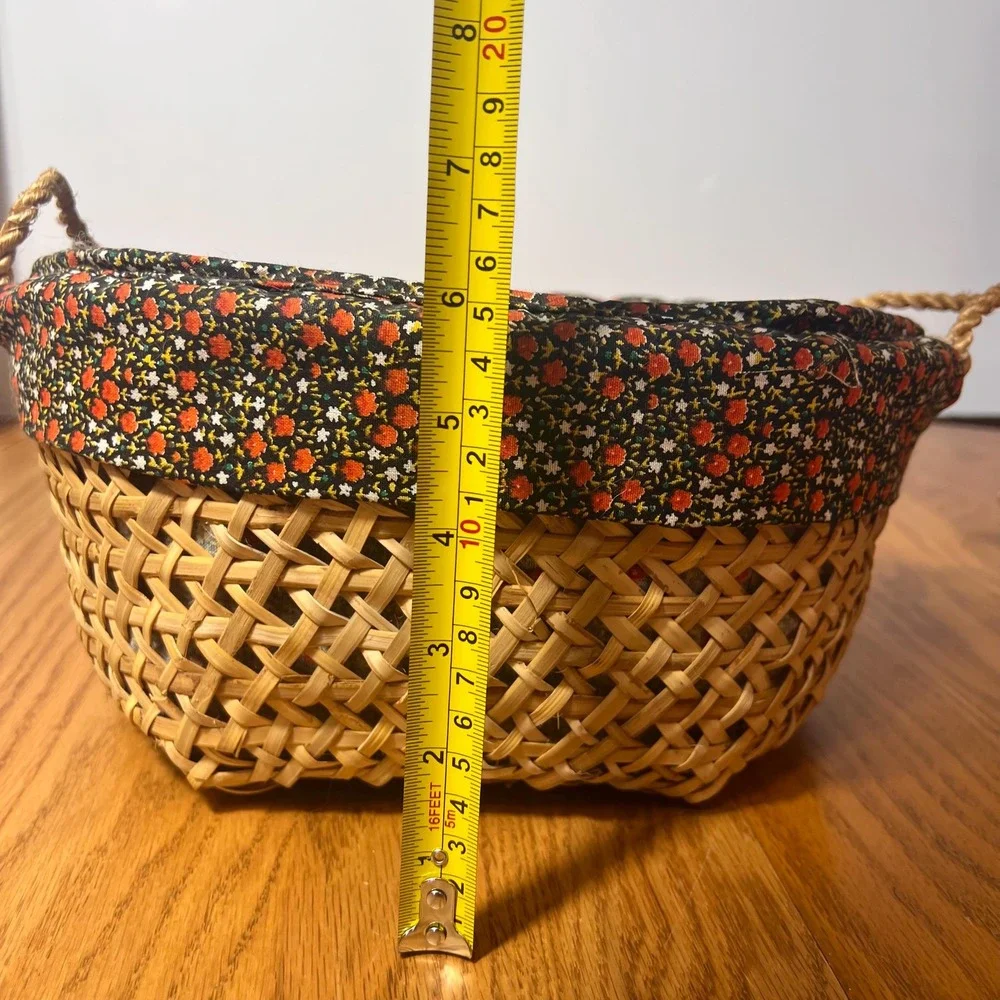 VTG Woven Egg Gathering Basket w Zippered Floral Liner Rope Handles Farm Decor